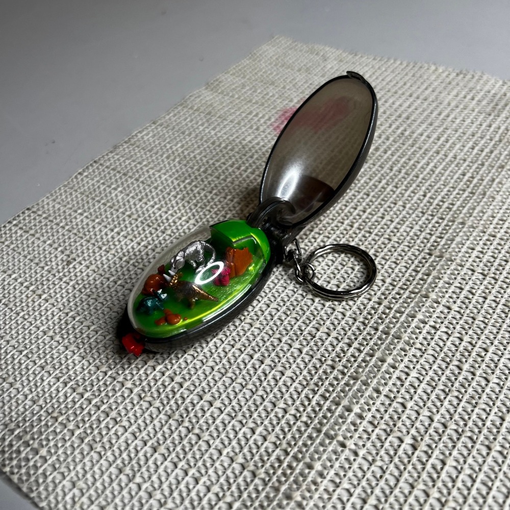 Z Dinos Z-Wind Ups Dinosaur Diorama Keychain 2010 Smoky Pod Miniature‎ Toy